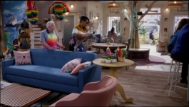 Call Me Kat Battle Bots - Season 01 Episode 05